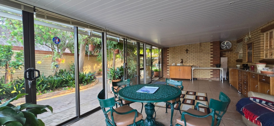 2 Bedroom Property for Sale in Flamwood North West